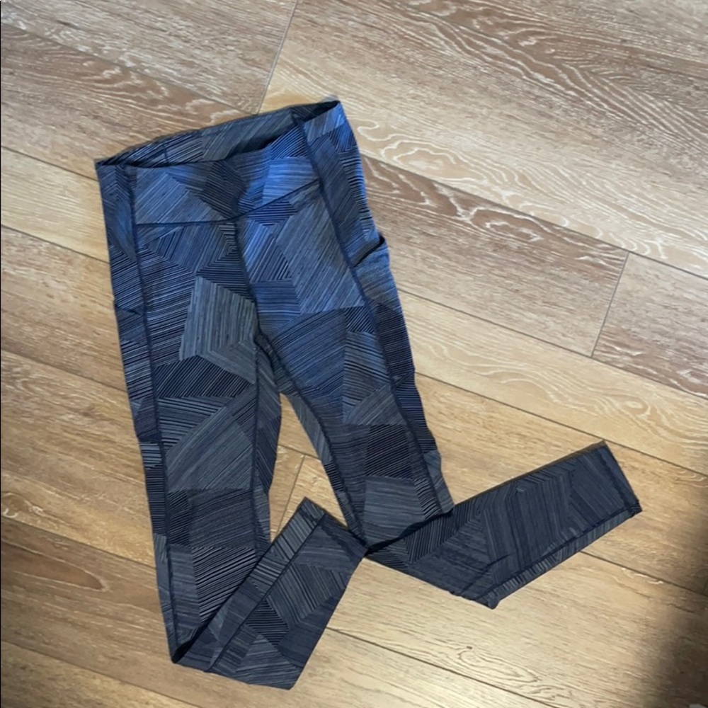 Women's Lululemon blue pant with side pockets